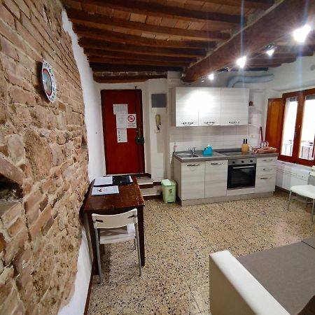 Casa Vicolo Delle Chiavi Appartement Poggibonsi Buitenkant foto